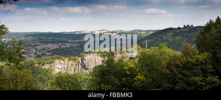 Royaume-uni, Angleterre, Derbyshire, Matlock Bath, vue à partir de hauteurs d'Abraham à Élevé Tor et Riber Château, vue panoramique Banque D'Images