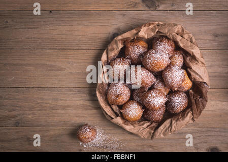 Fried carnival carnaval dessert italien en vue d'en haut composition Banque D'Images