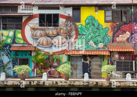 Les muraux colorés par la rivière Malacca. Banque D'Images