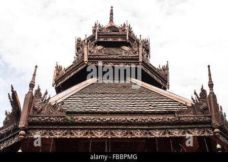 Art de gable dans Apex temple thaïlandais Banque D'Images