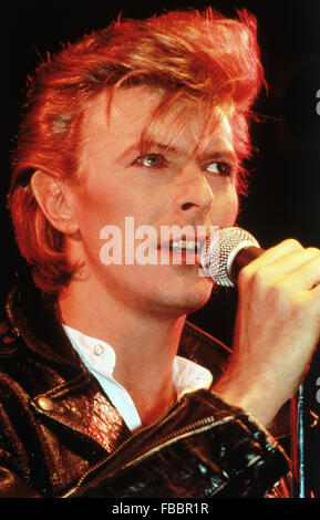 DAVID BOWIE (1974-2016) sur son Glass Spider Tour en 1987 Banque D'Images