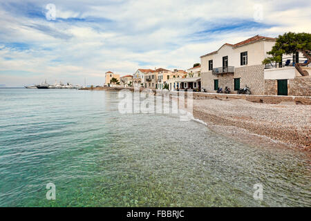 Maisons traditionnelles dans la ville de l'île de Spetses, Grèce Banque D'Images