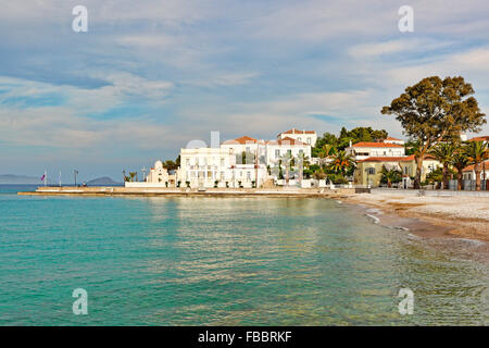 Maisons traditionnelles dans la ville de l'île de Spetses, Grèce Banque D'Images