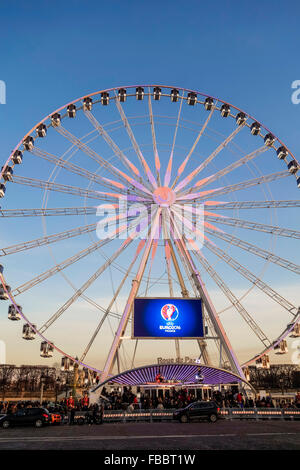 Place de la Concorde, avec grande roue du Jardin des Tuileries, Paris, France. Banque D'Images