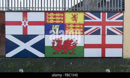Shankill Road peinture murale représentant les drapeaux des pays britanniques Irlande du Nord, Angleterre, Ecosse et Pays de Galles. Banque D'Images