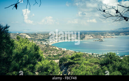 Vue aérienne sur le village de Kefalos et littoral sur l'île de Kos, Grèce Banque D'Images