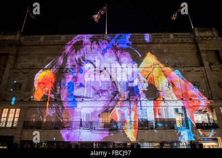 Londres, Royaume-Uni. 14 janvier, 2016. 195 par NOVAK Piccadilly - Londres Lumiere : le "plus grand festival lumière' de l'histoire de frapper la capitale. Produit par l'Artichaut et soutenu par le maire de Londres, pour quatre soirs en janvier une foule d'artistes internationaux illuminent la ville de 6h30 à 22h30 chaque soir. Architecture iconique a été transformée avec des projections 3D, installations interactives et d'autres œuvres extraordinaire lumière. Crédit : Guy Bell/Alamy Live News Banque D'Images