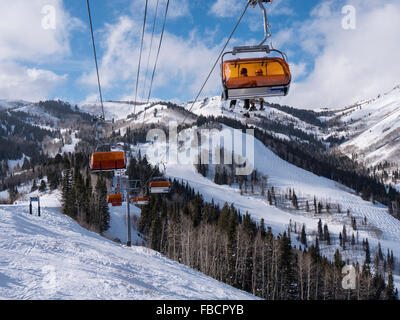 Bulle Orange Express et des pentes au-delà, les Canyons Village superficie de base, Park City Mountain Resort, Utah. Banque D'Images