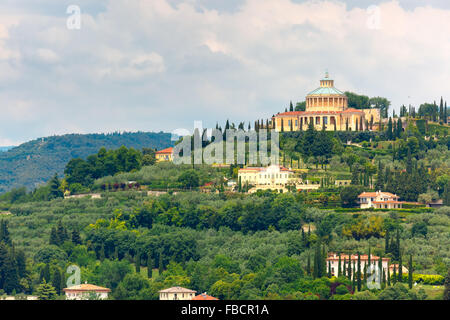 Sanctuaire Notre Dame de Lourdes à Vérone, Italie Banque D'Images