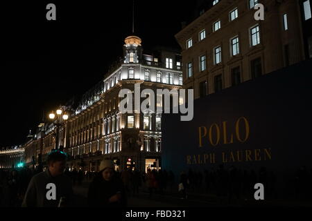 Londres,Angleterre,UK : 14th jan 2015 : Images Clés en groupe Tours est une projection impressionnante de stick men danse chorégraphiée pour la musique sur Regent Street.. Credit : Voir Li/Alamy Live News Banque D'Images