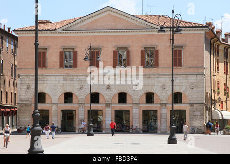 Bâtiment dans la Piazza Trento - Trieste, Ferrara, Italie. Banque D'Images