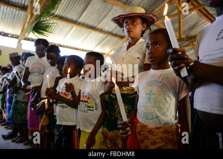 MADAGASCAR Mananjary, Vohilava, village Tanambao Nord, tribu Tanala, le baptême dans l'Eglise catholique Banque D'Images