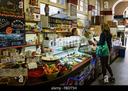 Café à l'intérieur de marchés de St Nicholas, Bristol, Royaume-Uni Banque D'Images