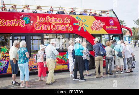 Open top city bus de tourisme dans la région de Parque Santa Catalina à Las Palmas, Gran Canaria, Îles Canaries, Espagne Banque D'Images