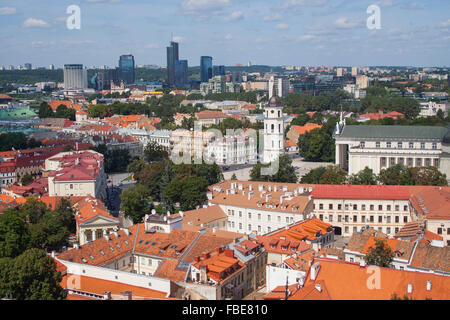 Vue sur la vieille ville, Katedros aikste (Place de la cathédrale) et de Gedimino prospektas, Vilnius, Lituanie Banque D'Images