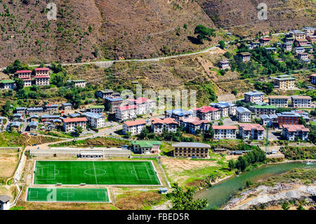 Avis de Thimphu, terrain de foot, terrain, stade, Thimphu, capitale du Bhoutan, de la ville et c'est environs copy space Banque D'Images