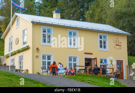 L'Islande Akureyri centre-ville centre de la deuxième plus grande ville cafe café Banque D'Images