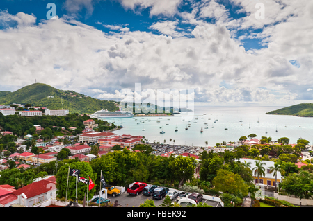 Une vue de dessus la ville de Charlotte Amalie Banque D'Images