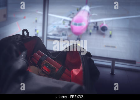 Sac et bombe dans l'aéroport Banque D'Images