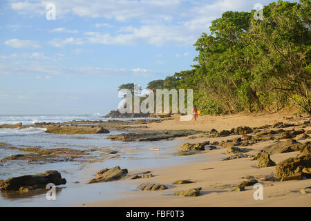 Dans une distance de marche de surfeur de Maria's Beach. Rincon, Puerto Rico. USA territoire. L'île des Caraïbes. Banque D'Images