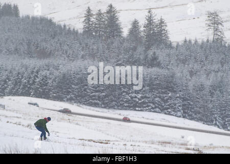 Powys, Pays de Galles. 15 janvier 2016. La neige recouvre une grande partie du parc national de Brecon Beacons. Crédit photo : : Polly Thomas/Alamy Live News Banque D'Images