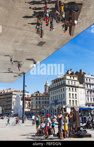 Marseille, France - 21 juin 2015 : des musiciens de rue ci-dessous Norman favorise pavilion à Marseille, France. Banque D'Images