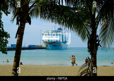 Bateau de croisière Norwegian Sun Puntarenas Costa Rica Amérique Centrale Banque D'Images