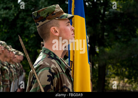 Répétition pour les soldats commémorations de l'indépendance, la guerre d'édifices commémoratifs Eternitate, Chisinau Banque D'Images