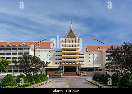 Hôtel Cambodiana, Preah Sisowath Quay, Phnom Penh, Cambodge Banque D'Images