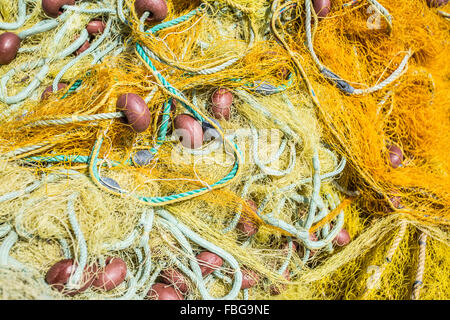 Filets de pêche sur la côte de la crète Elounda. Banque D'Images