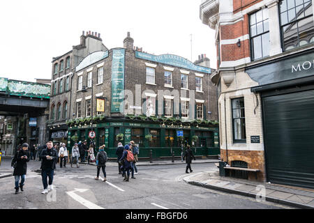 Vue extérieure du marché Porter pub - un pub anglais traditionnel à Borough Market sur Stoney Street, Londres SE1, Southwark Banque D'Images