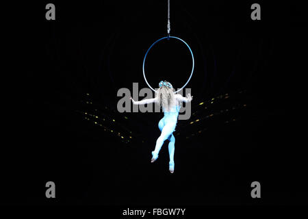 Londres, Royaume-Uni. 15 Jan, 2016. 15 janvier 2016 - spectacle du Cirque du Soleil Amaluna au Royal Albert Hall, Londres, Royaume-Uni. Crédit : Stephen/Berkeley-White Alamy Live News Banque D'Images