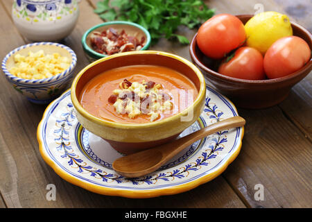 Salmorejo, réfrigérée la soupe aux tomates, la cuisine espagnole Banque D'Images