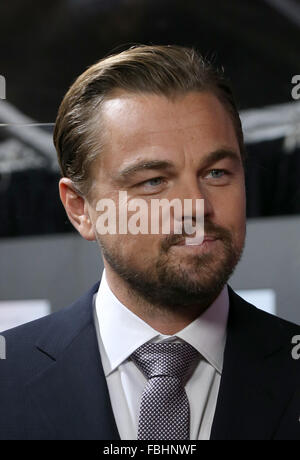 Première mondiale de la 20th Century Fox's "Le Revenant" au théâtre chinois de Grauman - Tapis rouge avec des arrivées : Leonardo DiCaprio Où : Los Angeles, California, United States Quand : 16 déc 2015 Banque D'Images