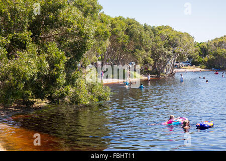 Lake Ainsworth à Lennox Head sur la côte nord de la Nouvelle-Galles du Sud, Australie Banque D'Images