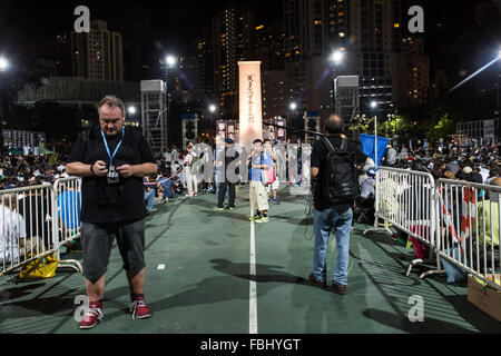 HONG KONG - 4 juin : inscrivez-vous les mémoriaux de la manifestations de la Place Tiananmen de 1989, dans le parc Victoria, le 4 juin 2015. Banque D'Images