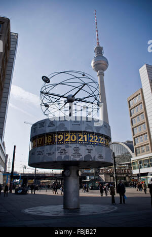 Urania world time clock, Alexanderplatz, Berlin Mitte Banque D'Images