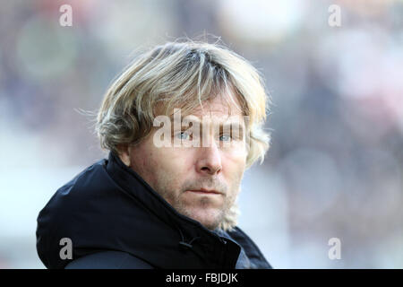 L'Italie, Udine : Pavel Nedved, la Juventus est Administrateur avant la Serie A italienne match de football entre l'Udinese Calcio v Juventus FC au stade du Frioul le 17 janvier, 2016 à Udine. Banque D'Images