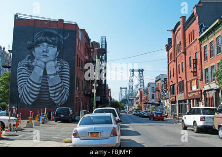 New York, États-Unis d'Amérique : les bâtiments de Brooklyn et Manhattan Bridge, murales, art de rue, graffiti Banque D'Images