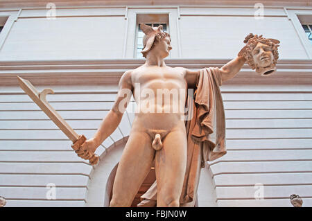 New York, USA : Persée avec la tête de Méduse, une sculpture de l'Italien Antonio Canova au Metropolitan Museum of Art Banque D'Images