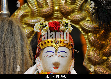 Katmandou, Népal. 17 Jan, 2016. Décoré d'un Seigneur d'un Machindranath Seto bain rituel annuel cérémonie dans Janabahal, Katmandou, Népal. © Narayan Maharjan/Alamy Live News Banque D'Images