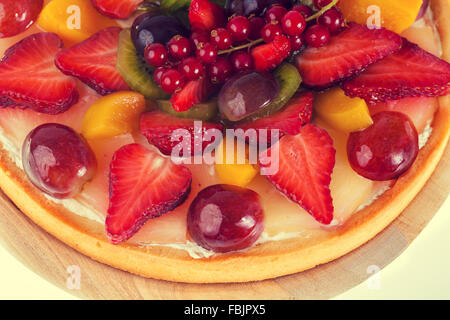 Tourte aux fruits et de baies couvertes de jelly Banque D'Images