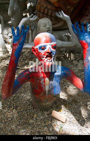 Statues de scènes horribles de l'enfer au Wat Mae Kaet Noi ou l'enfer 'Temple' de Mae Rim, Chiang Mai, Thaïlande. Il a été créé Banque D'Images