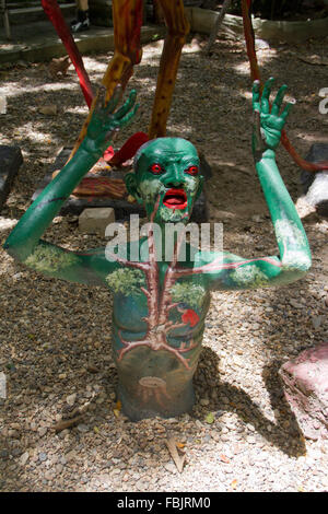 Statues de scènes horribles de l'enfer au Wat Mae Kaet Noi ou l'enfer 'Temple' de Mae Rim, Chiang Mai, Thaïlande. Il a été créé Banque D'Images