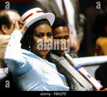 New York, NY, USA, le 13 juillet, 1992 Aretha Franklin à l'ouverture de la Convention nationale de nomination démocratique dans le Madison Square Garden de New York. Credit : Mark Reinstein Banque D'Images