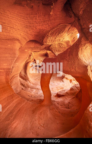 Windstone Arch, Grotte de feu, la Vallée de Feu, State Park, Nevada Banque D'Images