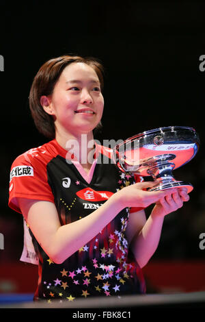 Tokyo Metropolitan Gymnasium, Tokyo, Japon. 17 Jan, 2016. Kasumi Ishikawa, 17 janvier 2016 - Tennis de Table : Tous les championnats du Japon Tennis de table féminin finale à Tokyo Metropolitan Gymnasium, Tokyo, Japon. Credit : YUTAKA/AFLO SPORT/Alamy Live News Banque D'Images