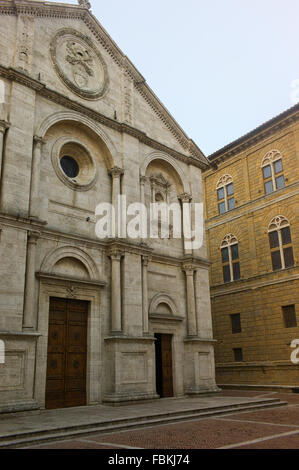 Le Duomo, le Palazzo Piccolomini et la Piazza Pio II, Pienza, Toscane, Italie Banque D'Images