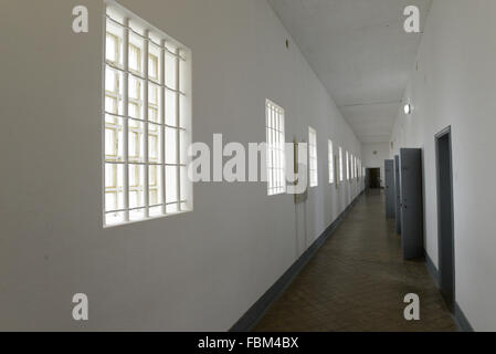 L'intérieur du corridor de la prison de Peniche, politique Banque D'Images