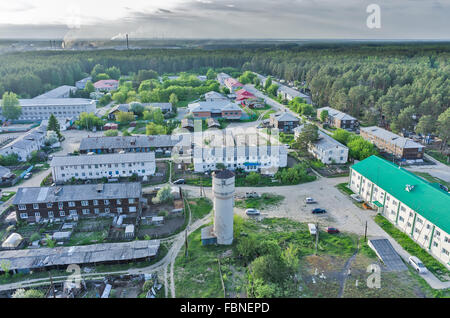 Oiseau de housing estate dans Vinzili. La Russie Banque D'Images